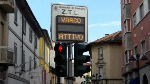 Uno dei varchi della  zona a traffico limitato di Seregno
