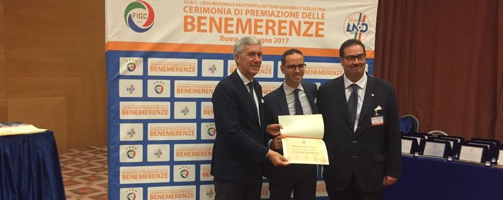 Folgore Caratese benemerenze Figc Il momento della premiazione.