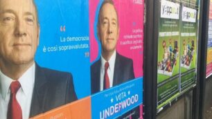 Elezioni a Monza: vota Frank Underwood, pubblicità di House of cards in via Appiani