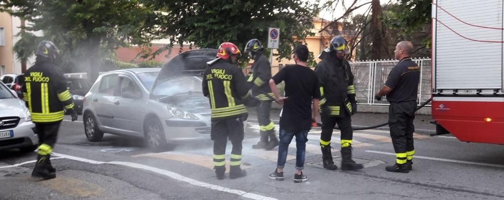 L’intervento dei vigili del fuoco a Veduggio