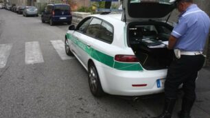 Un agente della polizia locale di Monza