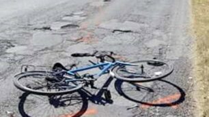 Domenica difficile per i ciclisti sulle strade