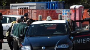 Carabinieri nei pressi del parco