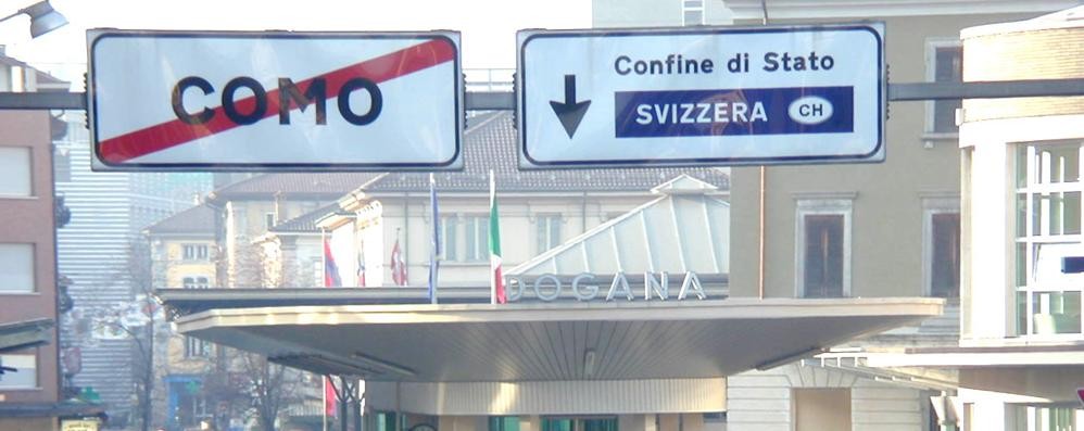 COMO - DOGANA DI PONTE CHIASSO - FRONTIERA DI CHIASSO - PENDOLARI ITALIA - SVIZZERA