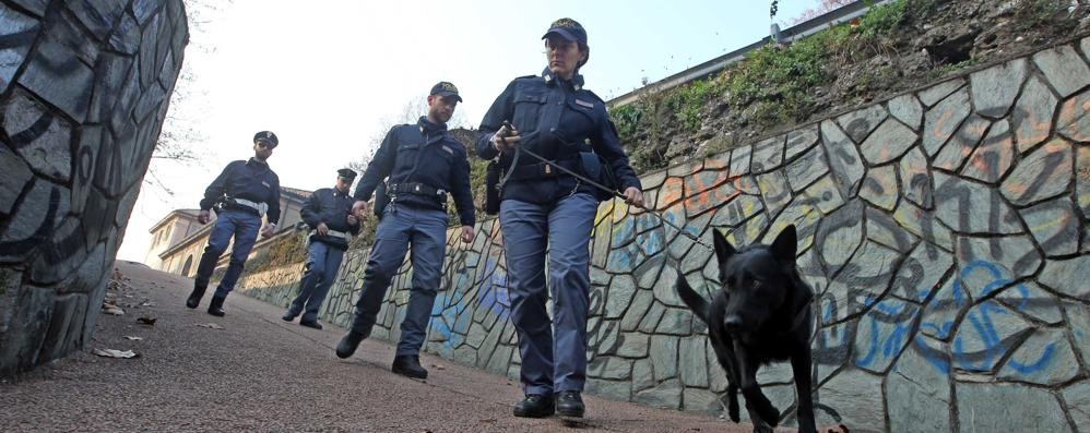 Agenti di polizia di Stato in servizio