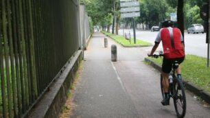 Monza bicicletta in viale Brianza