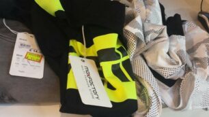 Monza, polizia locale furto abbigliamento via Italia