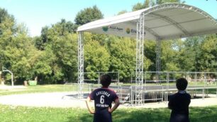 Villasanta il nuovo palco nel parco