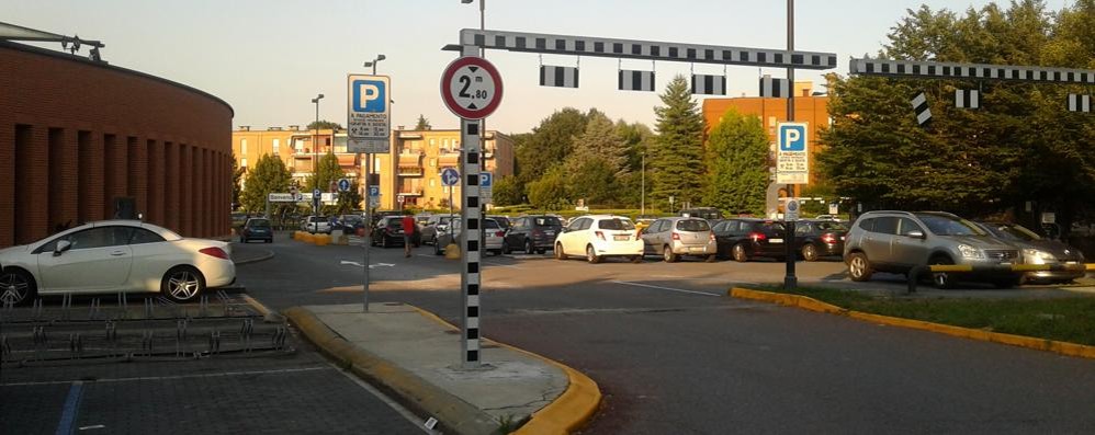 Il parcheggio di piazza Marconi a Vimercate