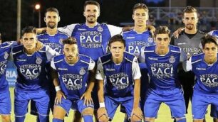 Calcio, il Seregno: da sinistra in piedi, Rossi, Ondei, Caon, Bardaro e Gritti. Accosciati, da sinistra, Romeo, Ronchi, Torraca, Calmi, Pribetti, Iori - foto dalla pagina facebook del Seregno Calcio