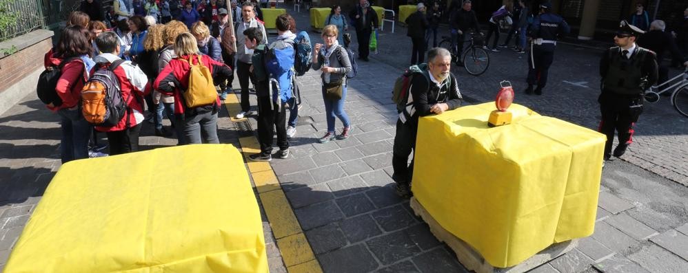 MONZA: i blocchi di cemento antiterrorismo inaugurati in occasione della visita di Papa Francesco