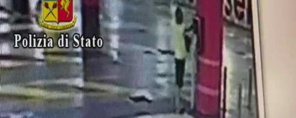 L’uomo che ha attaccato il cartello