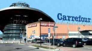 Il centro commerciale Carrefour di Limbiate