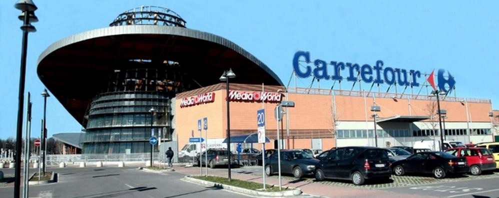 Il centro commerciale Carrefour di Limbiate