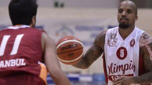 Jordan Theodore durante l’amichevole contro il Galatasaray