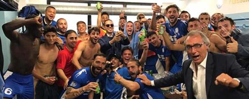 Calcio, festa Folgore Caratese dopo il derby col Seregno