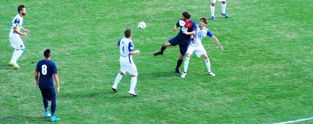 Calcio, Seregno: Acquistapace contrasta l'ex Capogna, sotto gli occhi di Buccini