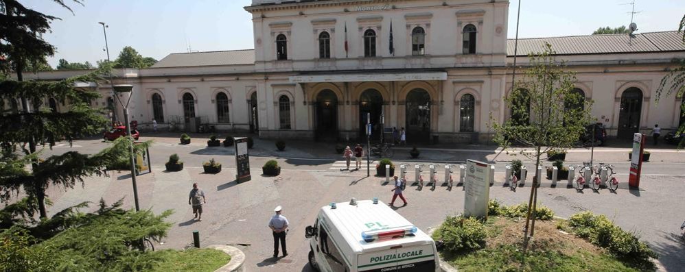 La polizia locale in stazione