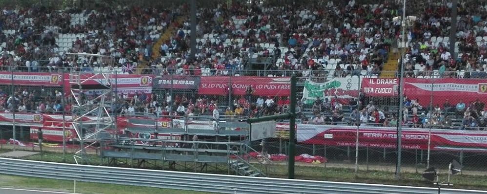 Gp d'Italia 2017 a Monza: venerdì 1 settembre, gli striscioni in tribuna