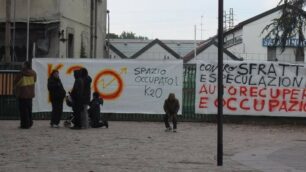 Un’occupazione del Foa Boccaccio in via Buonarroti-piazza Bonatti