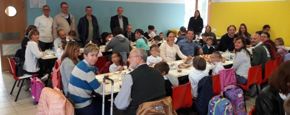 Albiate, colazione genitori bambini a scuola primaria