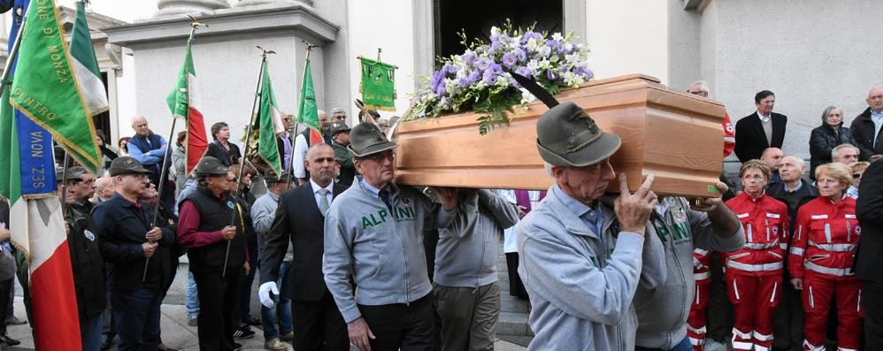 Nova Milanese, i funerali di Patrizia e Giovanni Battista Del Zotto uccisi dal tallio