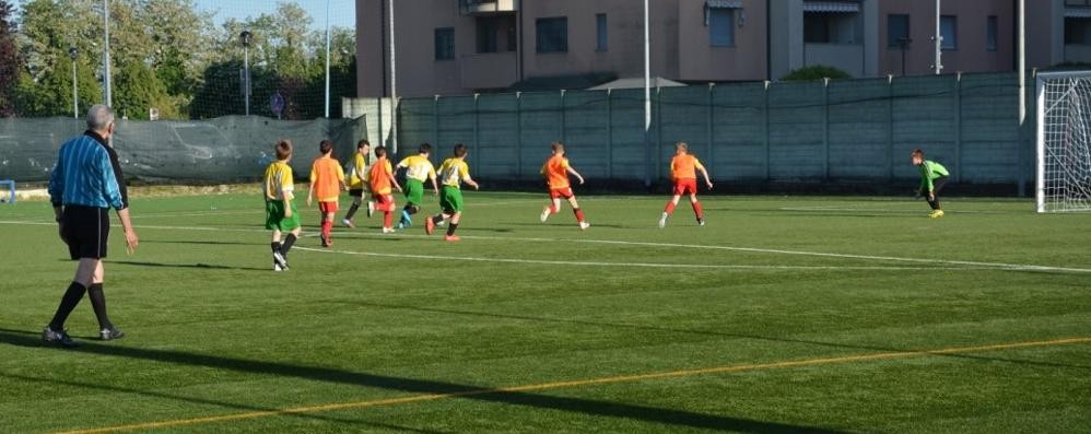 Il campo della Cgb in via Manin a Brugherio