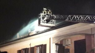 Carate incendio appartamento Costa Lambro