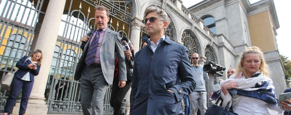 L’ex sindaco di Seregno all’uscita del tribunale di Monza