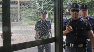 Agenti di polizia di Stato durante un controllo
