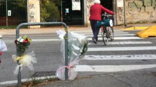 Vimercate, fiori per Stacey via Galbussera