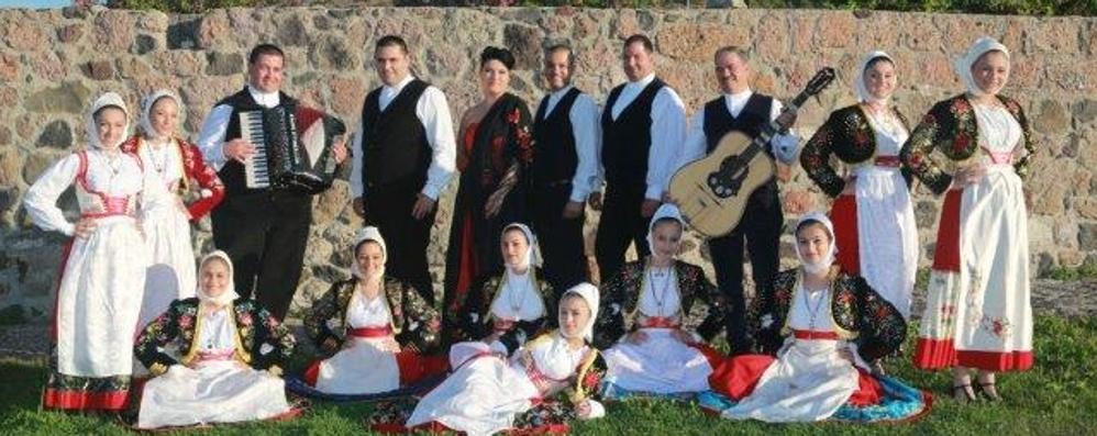 Il gruppo folk, Muttos e Ballos di Bonorva che si esibirà a Carnate tra sabato e domenica.