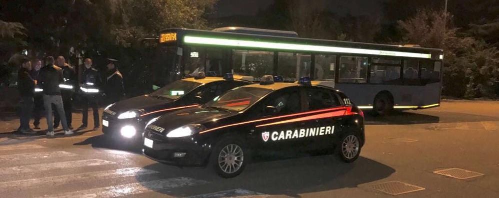 Desio-Muggiò: i controlli dei carabinieri sui bus la sera di halloween