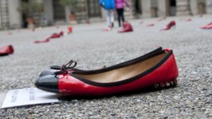 Le scarpe rosse per la Giornata contro la violenza sulle donne