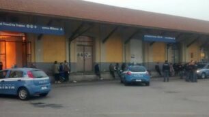 Le volanti che si sono portate in piazza Castello