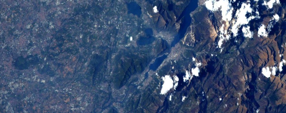 Nespoli foto Brianza dallo spazio VITAmission: a sinistra il parco di Monza - foto su Twitter