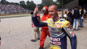 Monza Autodromo Fabrizio Pirovano dopo il ritiro alla prima variante durante la gara di supersport del 2000