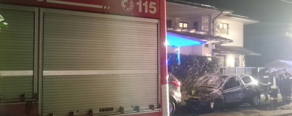 Incendio auto Birago di Lentate sul Seveso