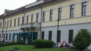 La biblioteca civica di piazza IV Novembre
