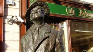 La statua di James Joyce, uno dei simboli di Dublino