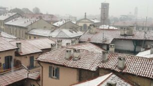 Tetti imbiancati a Monza