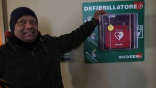 Monza Defibrillatore condominiale via Volta
