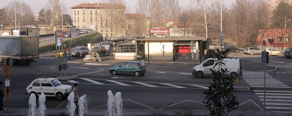 Il parcheggio di piazza Castello, teatro dell’episodio