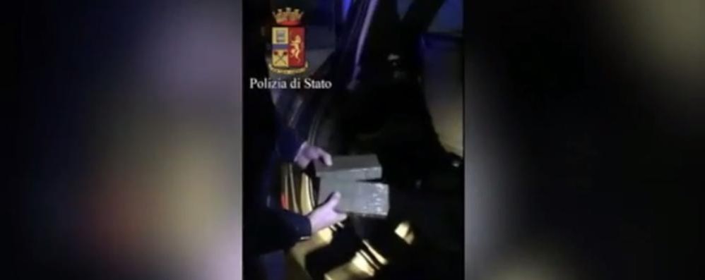 La droga rinvenuta nell’auto
