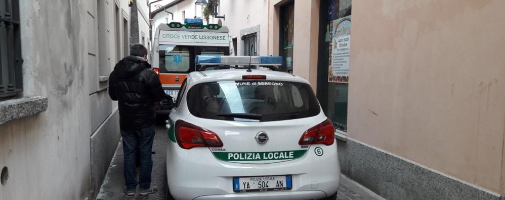 I soccorsi arrivati in via Da Vinci a Seregno