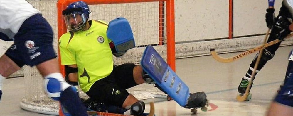 Seregno - Stefano Di Biase, capitano del Seregno Hockey 2012, in azione