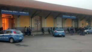 Pattuglie della polizia in stazione
