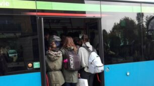 Lissone, studenti sul bus