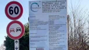 Il cartello di inizio lavori installato da Brianzacque alla Bananina