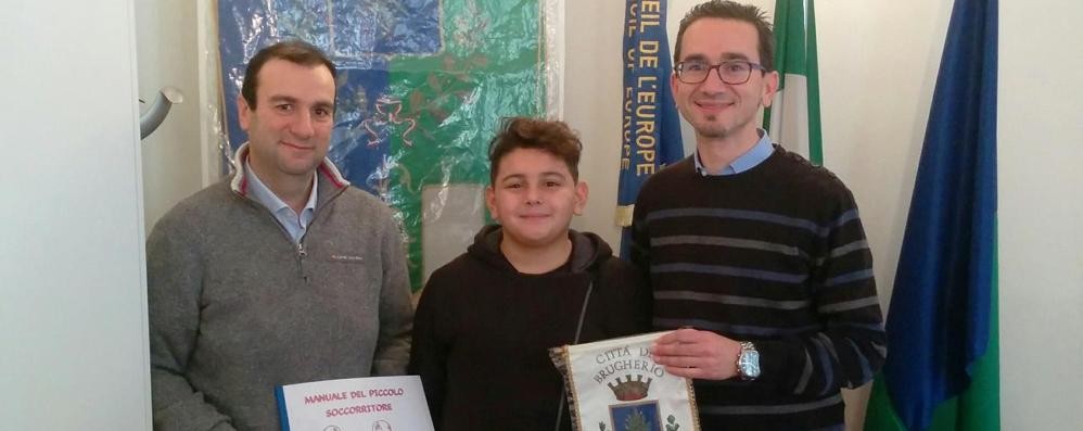 Brugherio: Gabriele, 12 anni, premiato dal sindaco Marco Troiano per aver salvato la vita a una persona